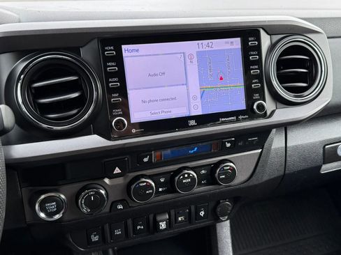 Used 2022 Toyota Tacoma TRD Off-Road w/ TRD Premium Off Road Package AWD/4WD image 15