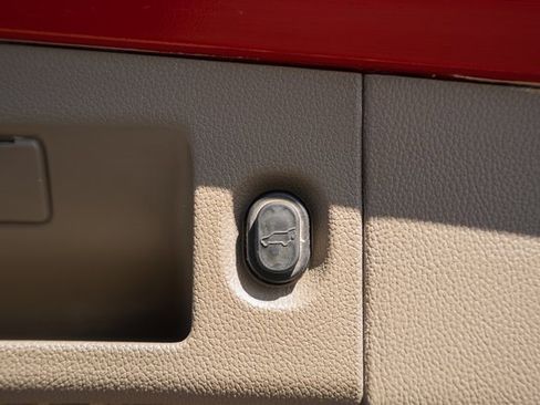 Used 2017 Chevrolet Tahoe LT image 10