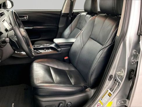 Used 2018 Toyota Avalon XLE image 18