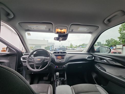 Used 2022 Chevrolet TrailBlazer LT FWD image 20