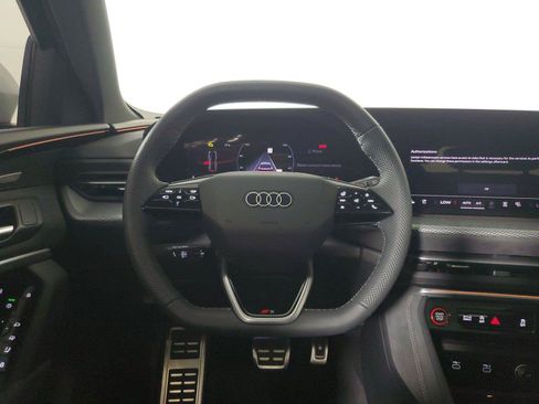 Used 2025 Audi SQ5 Prestige AWD/4WD image 14