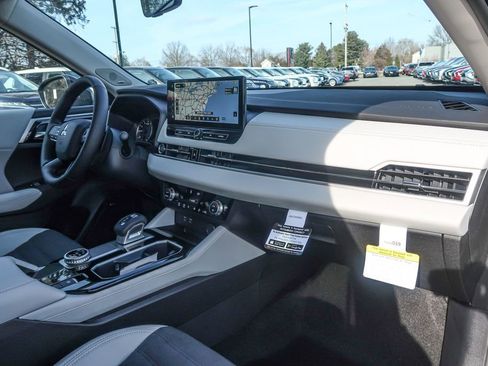 New 2026 Mitsubishi Outlander SE image 22
