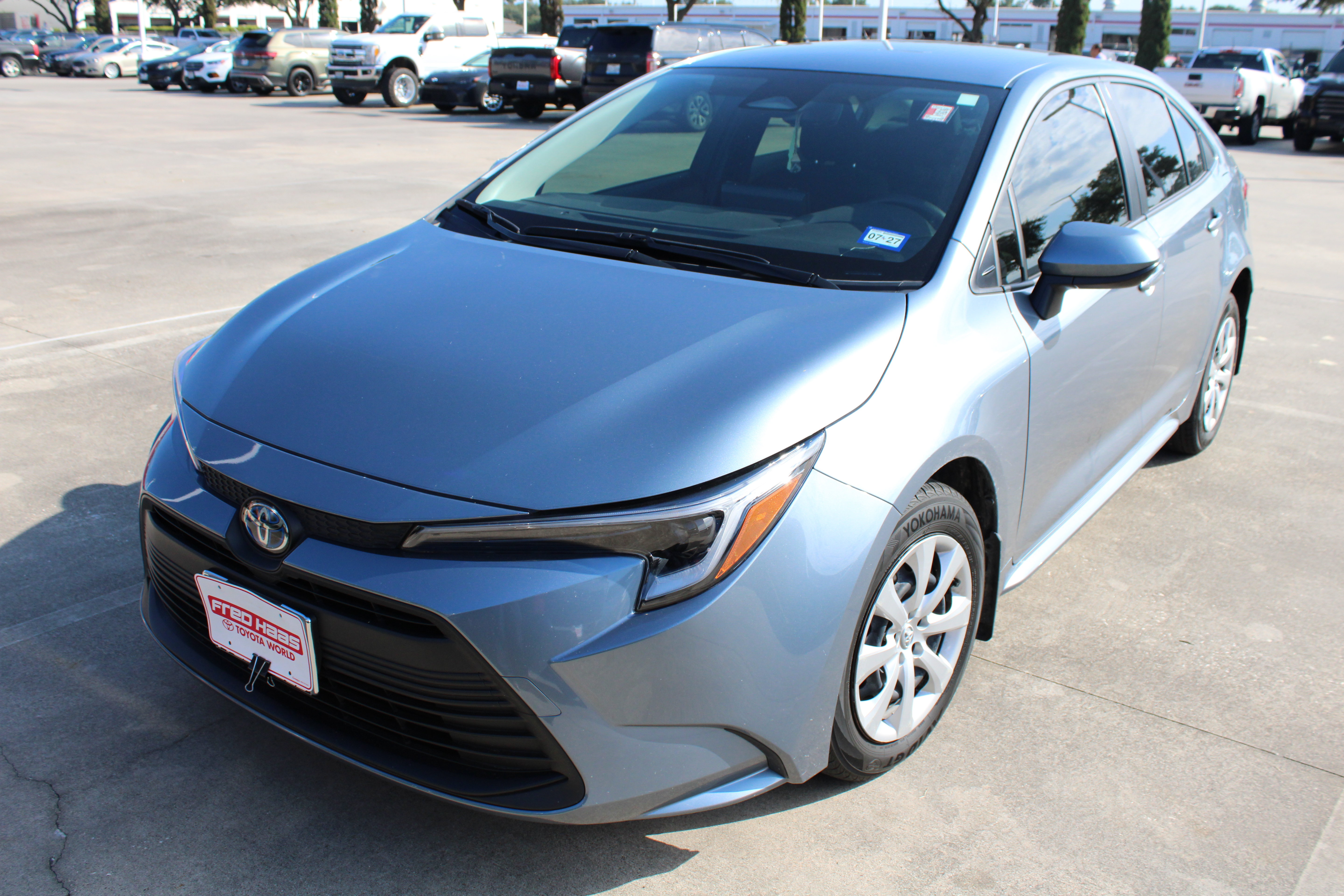 Used 2025 Toyota Corolla LE FWD image 4