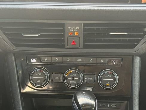Used 2024 Volkswagen Jetta SEL FWD image 17