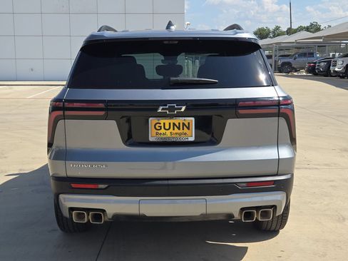 Certified 2026 Chevrolet Traverse LT w/ Driver Confidence Package FWD image 4