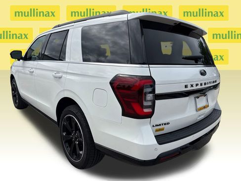 Used 2023 Ford Expedition Limited image 10