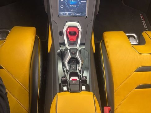 Used 2020 Lamborghini Huracan EVO RWD image 42