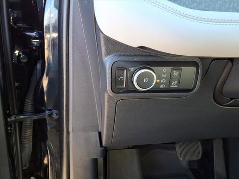 Certified 2025 Ford Explorer Platinum w/ Ultimate Package image 12