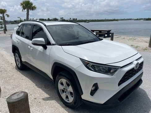 Used 2020 Toyota RAV4 XLE w/ Convenience Package FWD image 35