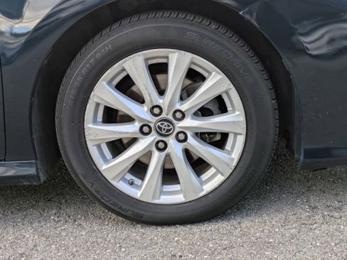 Used 2018 Toyota Camry LE image 11