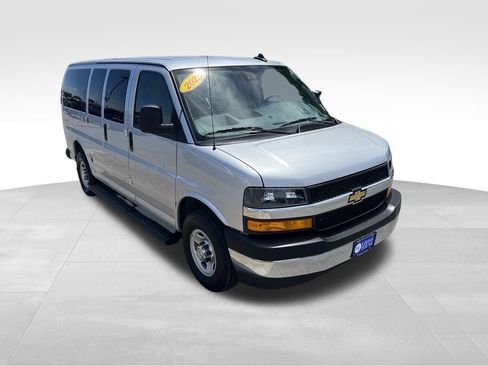 Used 2025 Chevrolet Express 2500 LT w/ LT Preferred Equipment Group RWD image 9