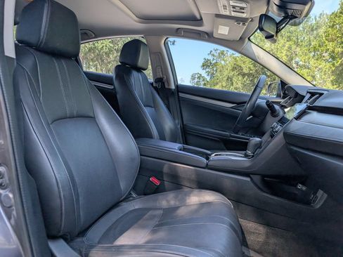 Used 2017 Honda Civic Touring image 14
