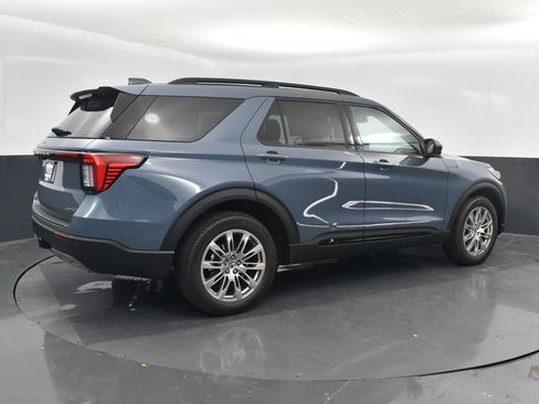 New 2026 Ford Explorer Active w/ Active Comfort Package AWD/4WD image 2