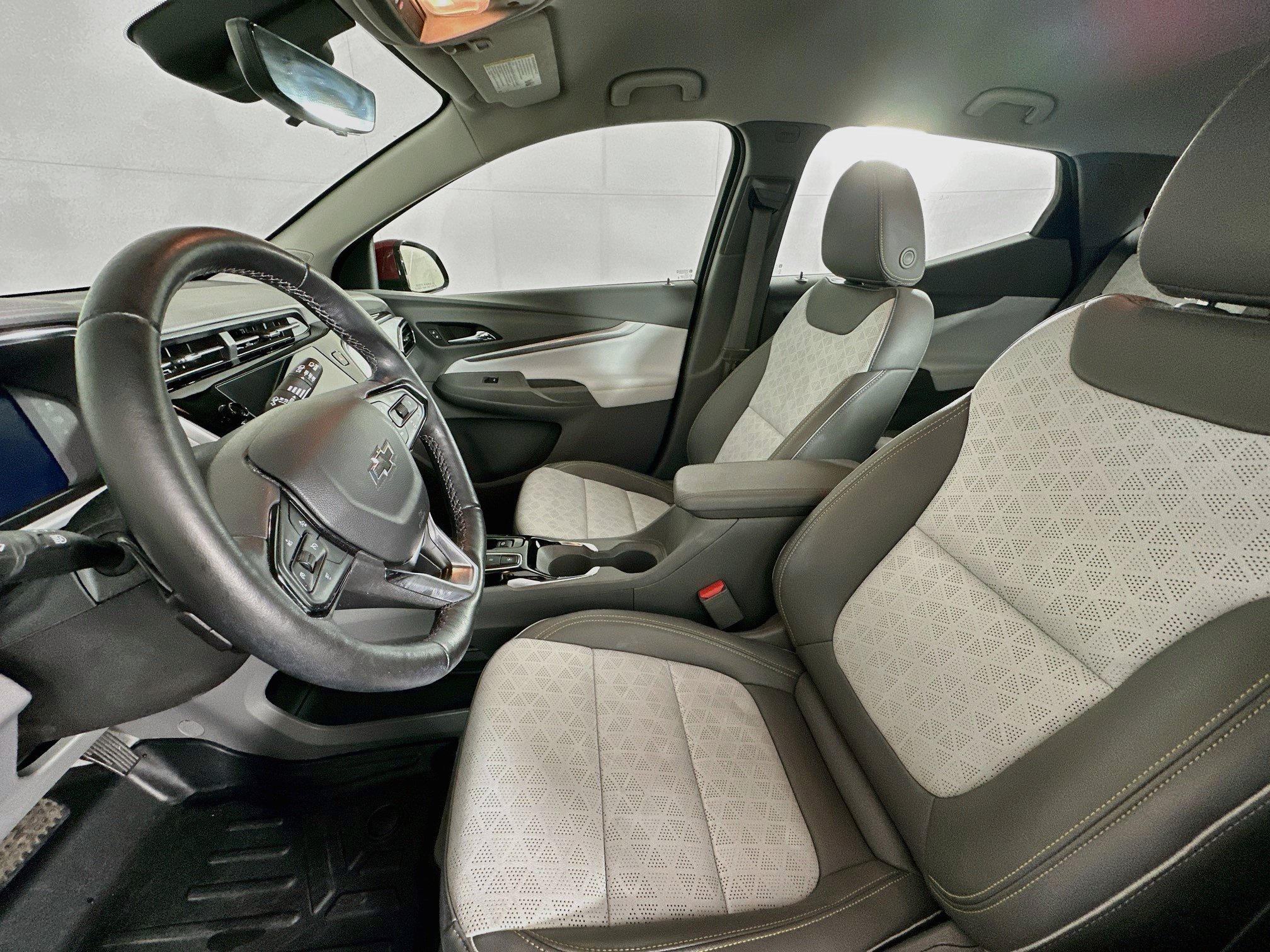 Used 2023 Chevrolet Bolt EUV Premier FWD image 13