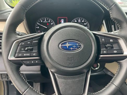 Used 2025 Subaru Outback Premium AWD/4WD image 14