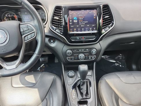 Used 2019 Jeep Cherokee Limited AWD/4WD image 11