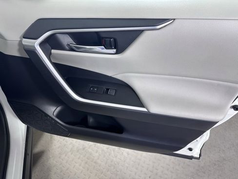 Used 2023 Toyota RAV4 XLE image 9