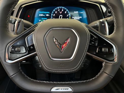 Used 2025 Chevrolet Corvette Z06 w/ Chrome Exterior Badge Package RWD image 5