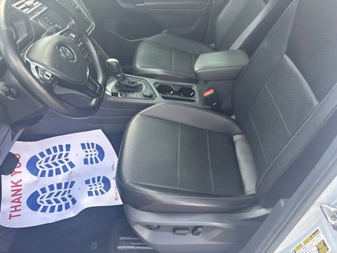 Used 2018 Volkswagen Tiguan SE w/ Panoramic Sunroof Package AWD/4WD image 31