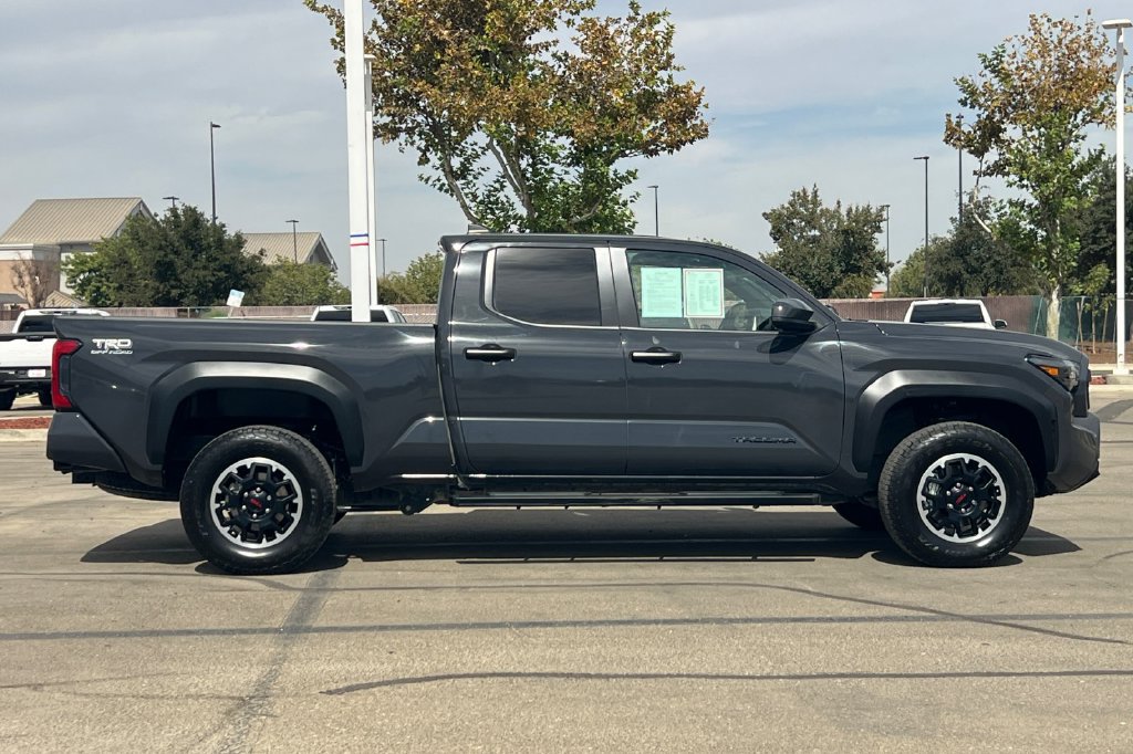 Certified 2025 Toyota Tacoma TRD Off-Road AWD/4WD image 3