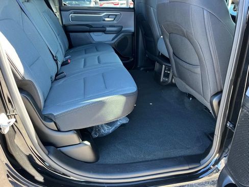 Used 2022 RAM 1500 Big Horn AWD/4WD image 11