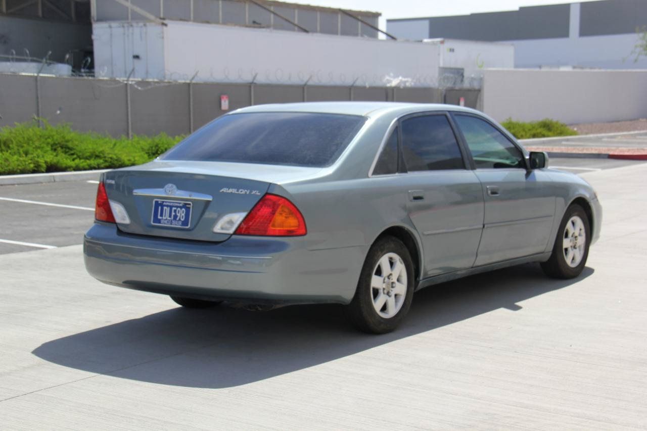 Used 2000 Toyota Avalon XL FWD image 5