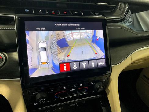 Used 2023 Jeep Grand Cherokee 4WD 4xe w/ Luxury Tech Group II image 19