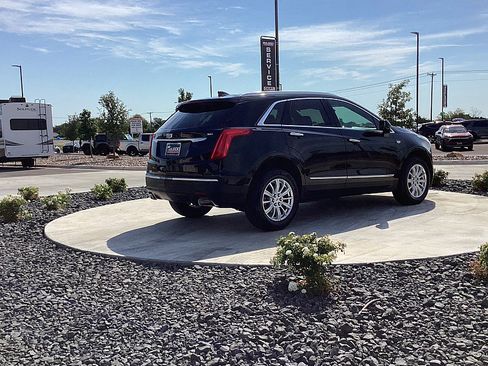 Used 2018 Cadillac XT5 FWD image 6