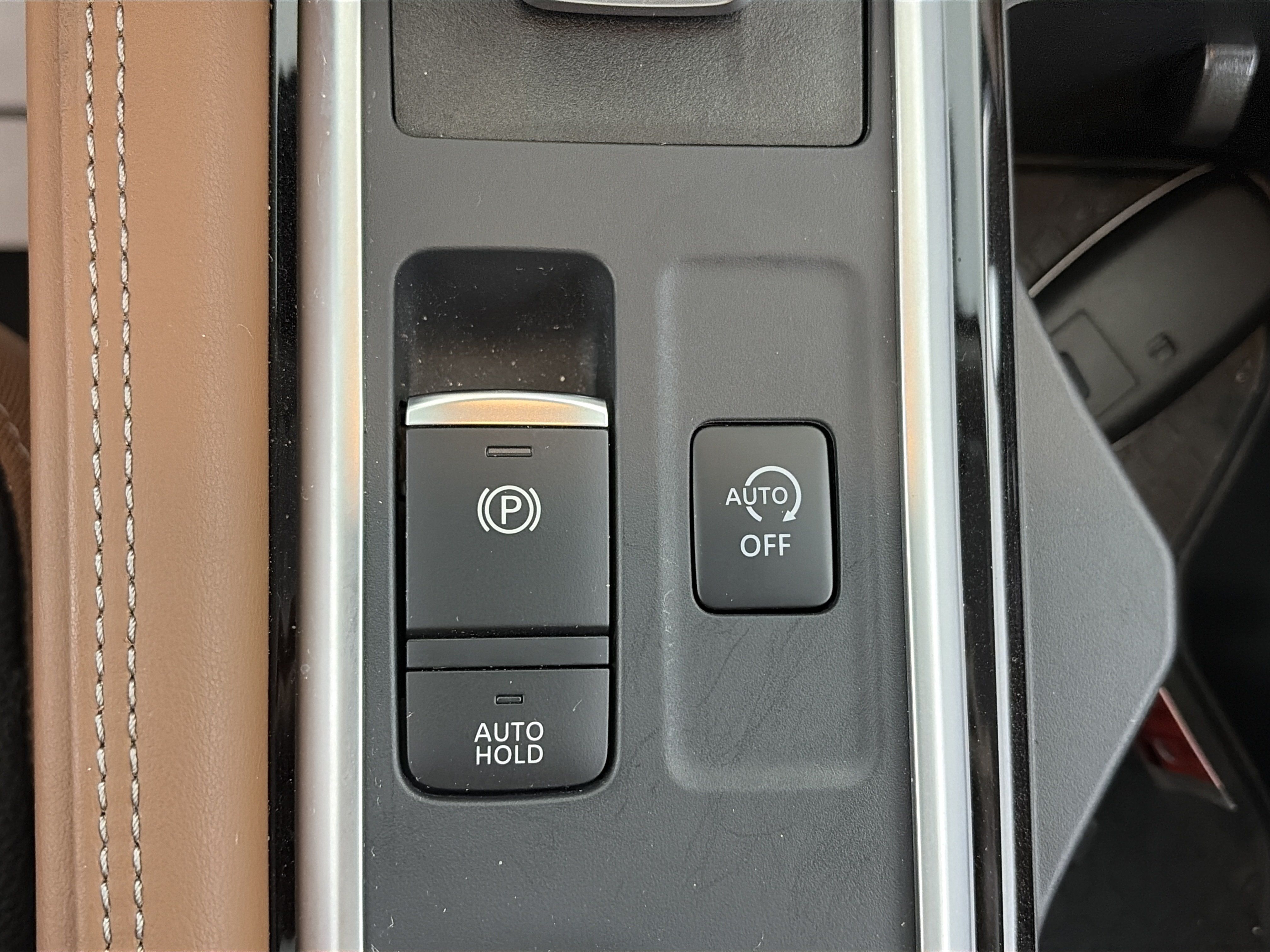 Certified 2025 Nissan Pathfinder Platinum w/ Cargo Package AWD/4WD image 28