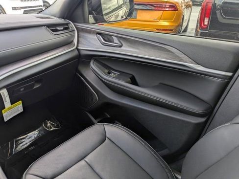 New 2026 Jeep Grand Cherokee Limited AWD/4WD image 18
