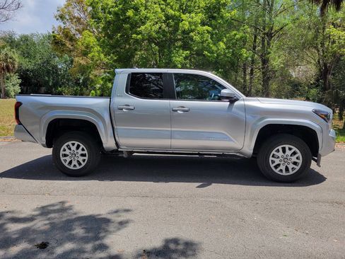 Used 2024 Toyota Tacoma SR5 RWD image 8