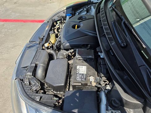 Used 2013 Hyundai Elantra GLS FWD image 50