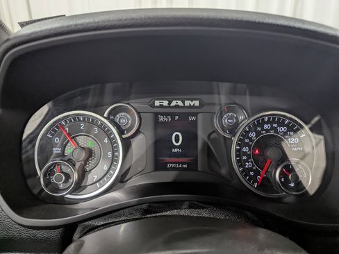 Used 2024 RAM 2500 Big Horn AWD/4WD image 22