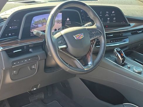 Used 2023 Cadillac Escalade Premium Luxury AWD/4WD image 7