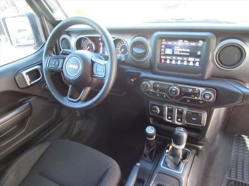Used 2020 Jeep Wrangler Sport AWD/4WD image 12
