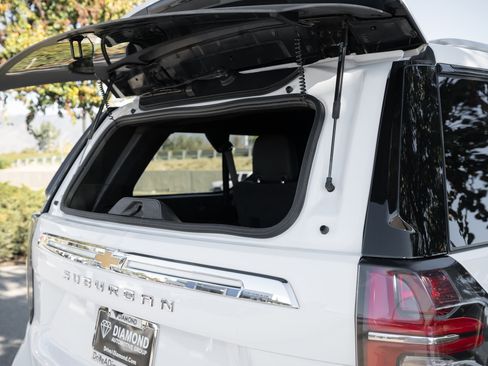 Used 2023 Chevrolet Suburban LT image 12