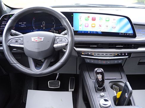 Used 2024 Cadillac XT4 Sport AWD/4WD image 20