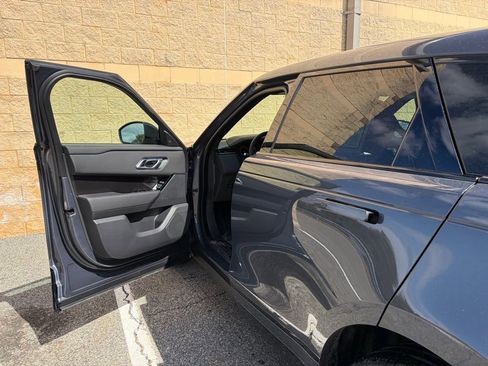 New 2026 Land Rover Range Rover Velar Dynamic SE image 10