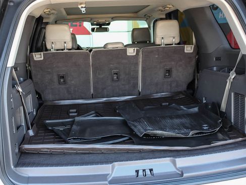 Used 2019 Ford Expedition XLT w/ Equipment Group 202A RWD image 25
