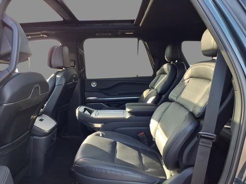 New 2025 Lincoln Navigator Reserve w/ Jet Appearance Package AWD/4WD image 5