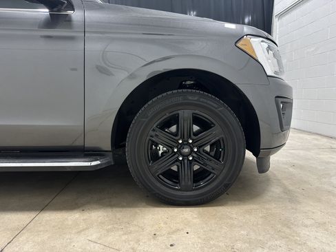 Used 2020 Ford Expedition Max XLT w/ Equipment Group 202A AWD/4WD image 14