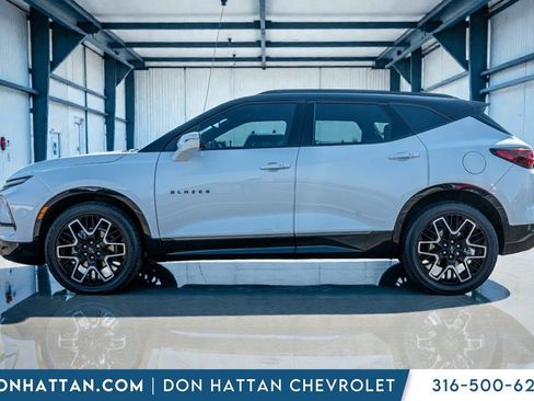 Used 2024 Chevrolet Blazer RS w/ Enhanced Convenience Package FWD image 2