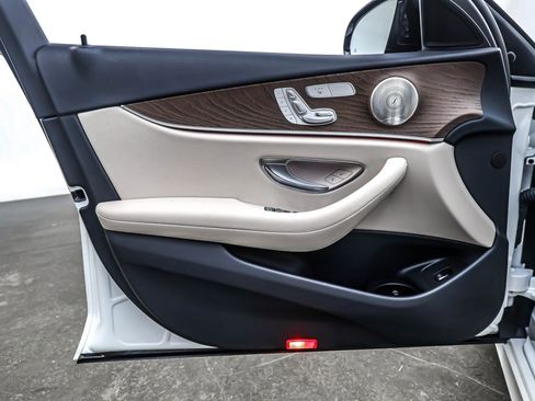 Certified 2022 Mercedes-Benz E 450 4MATIC Sedan image 22