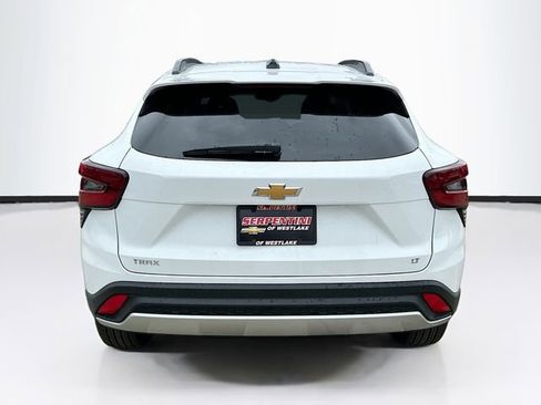 New 2026 Chevrolet Trax LT w/ Driver Confidence Package FWD image 7