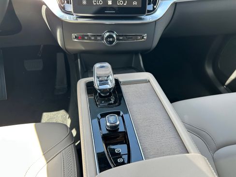 New 2026 Volvo XC90 T8 Plus image 14