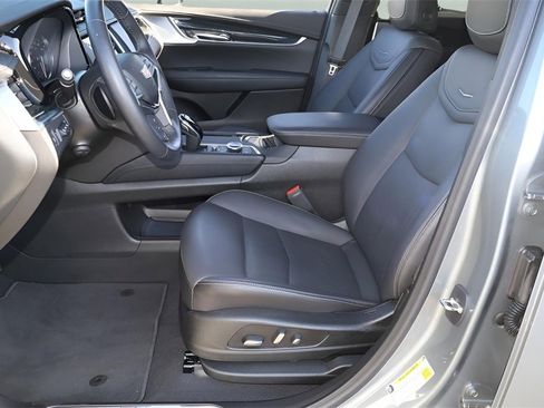 Used 2023 Cadillac XT5 Premium Luxury w/ Technology Package image 9