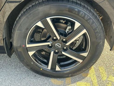 Used 2024 Nissan Sentra SV image 7