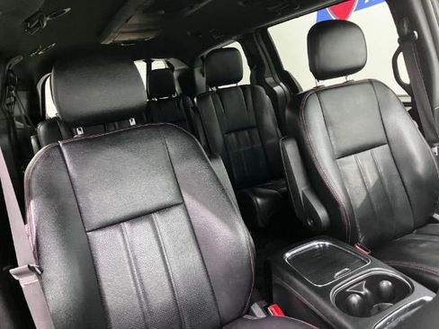 Used 2018 Dodge Grand Caravan GT image 39