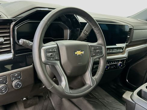Used 2025 Chevrolet Silverado 1500 LT AWD/4WD image 18