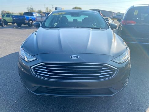 Used 2020 Ford Fusion SE image 3